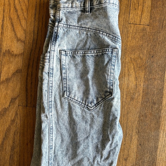 Light Wash Denim Jeans - Picture 4 of 5